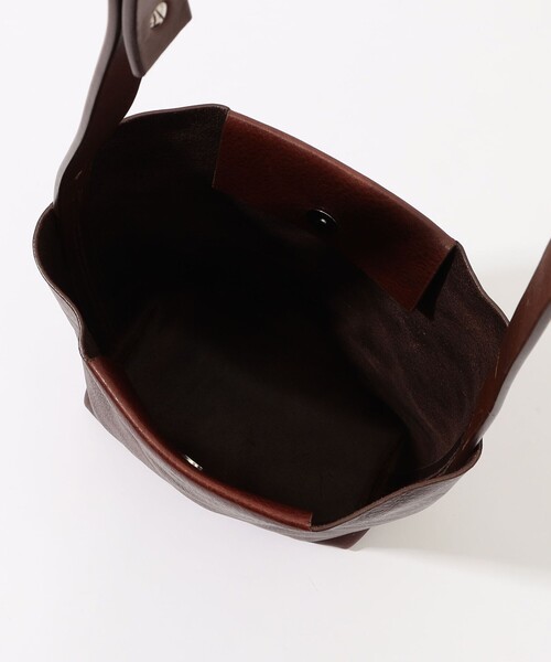 TOMORROWLAND （トゥモローランド）の「ARRHE STUDIO レザーショルダーバッグ（ショルダーバッグ・レディース・ダークブラウン/ブラック・FREE）」の10枚目の写真