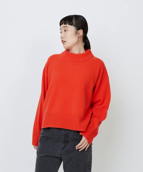 LOISIR（ロワズィール）の「メリノウール天竺モックネックプルオーバー（ニット/セーター・レディース・ネイビー/オレンジ/ベージュ/オリーブ・FREE）」の4枚目の写真