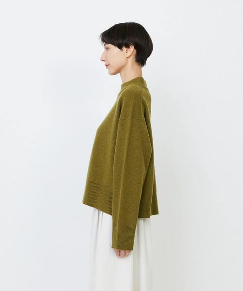 LOISIR（ロワズィール）の「メリノウール天竺モックネックプルオーバー（ニット/セーター・レディース・ネイビー/オレンジ/ベージュ/オリーブ・FREE）」の9枚目の写真