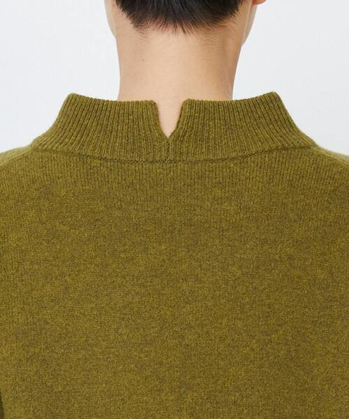 LOISIR（ロワズィール）の「メリノウール天竺モックネックプルオーバー（ニット/セーター・レディース・ネイビー/オレンジ/ベージュ/オリーブ・FREE）」の6枚目の写真