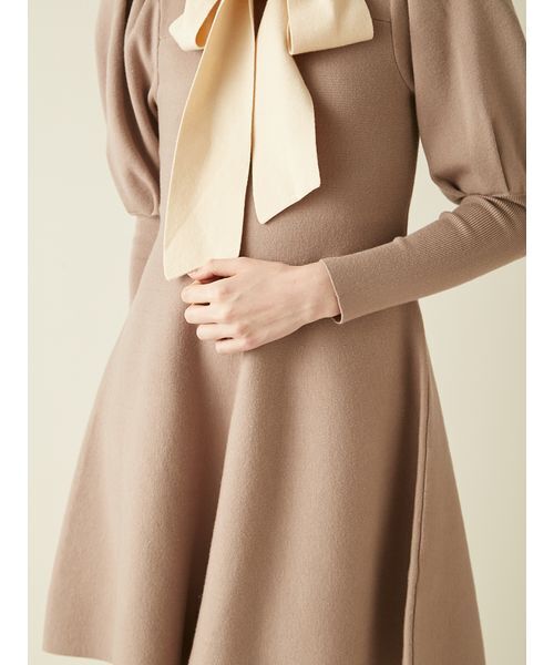 ボウタイリボンニットワンピース（ワンピース）｜LILY BROWN（リリー