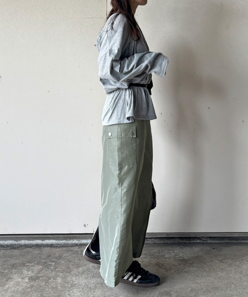 ISOOK（アイスー）の「【ISOOK / アイスー】フード付きカットソー / パーカー フーディ フード付きTシャツ 薄手 ロング丈 ロンT ルーズ チュニック オーバーサイズ Vネック ホワイト グレー 白 ZOZOTOWN限定（パーカー・レディース・グレー/ホワイト・FREE）」の16枚目の写真