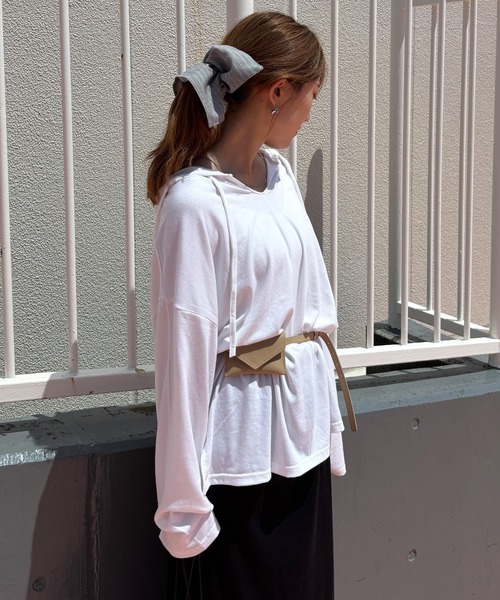 ISOOK（アイスー）の「【ISOOK / アイスー】フード付きカットソー / パーカー フーディ フード付きTシャツ 薄手 ロング丈 ロンT ルーズ チュニック オーバーサイズ Vネック ホワイト グレー 白 ZOZOTOWN限定（パーカー・レディース・グレー/ホワイト・FREE）」の17枚目の写真