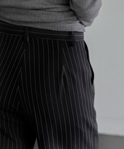 UNE MANSION（ユヌマンション）の「【UNE ORIGINAL】【低身長 / 高身長用 サイズ＆丈が選べるスラックス , 男女兼用/UNISEX】】【 3color ／ ３size／ 3lengths 】【 足長効果あり】ベーシックストライプワイドスラックス（スラックス・レディース・グレー/ブラック/ネイビー・L-Short/M-Long/M-Short/S-Long/S-Regular/S-Short/M-Regular/L-Long/L-Regular）」の10枚目の写真