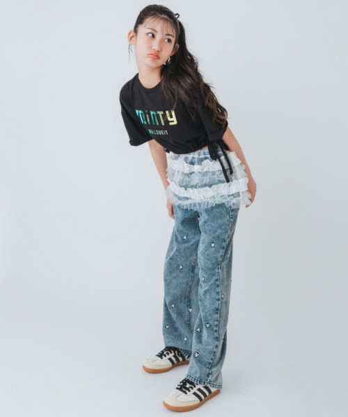 by LOVEiT（バイラビット）の「【Cuugal8月号掲載】ハート刺しゅうパンツ（デニムパンツ・キッズ・ブルー・120cm/130cm/140cm/160cm/150cm）」の2枚目の写真