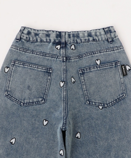 by LOVEiT（バイラビット）の「【Cuugal8月号掲載】ハート刺しゅうパンツ（デニムパンツ・キッズ・ブルー・120cm/130cm/140cm/160cm/150cm）」の9枚目の写真