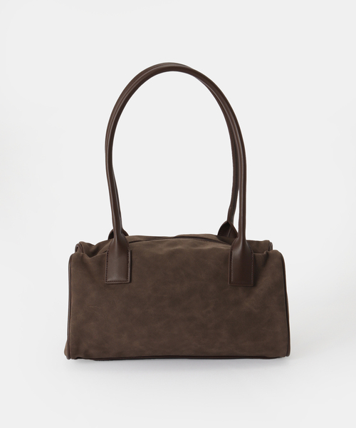 B.C STOCK（ベーセーストック）の「フェイクスウェードバッグ（ショルダーバッグ・レディース・キャメル/ブラウン・FREE）」の4枚目の写真