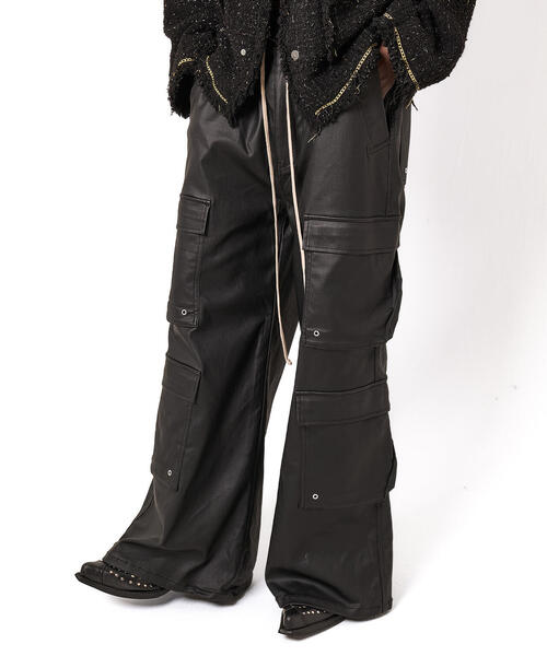 DANKE SCHON(ダンケシェーン)の「DankeSchon/ダンケシェーン/COATING FLARE CARGOPANTS(カーゴパンツ・レディース・ブラック・L/M/XL/S)」の3枚目の写真