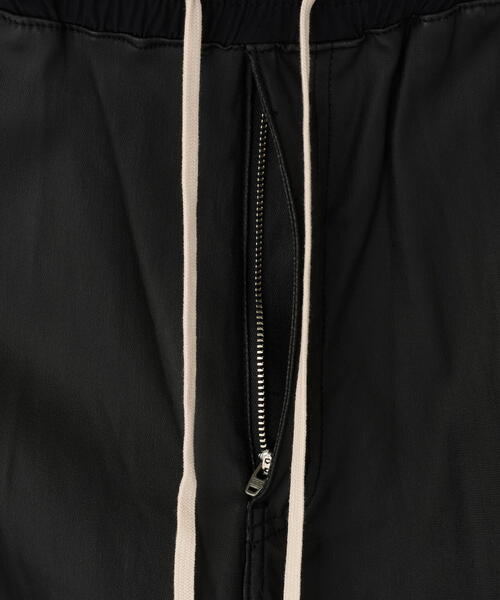 DANKE SCHON(ダンケシェーン)の「DankeSchon/ダンケシェーン/COATING FLARE CARGOPANTS(カーゴパンツ・レディース・ブラック・L/M/XL/S)」の15枚目の写真