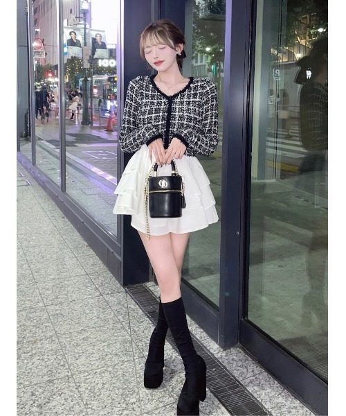 Darich（ダーリッチ）の「ボリュームフリルツイードニットミニワンピース（ワンピース・レディース・ブラウン/ネイビー/ブラック・FREE/FL）」の14枚目の写真