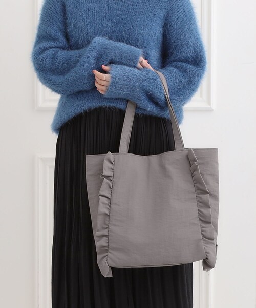 SHOO・LA・RUE(シューラルー)の「【セレモニー】フリルトートバッグ(トートバッグ・レディース・グレー/ブラック/ライトベージュ/ライトパープル/ネイビー・00)」の6枚目の写真