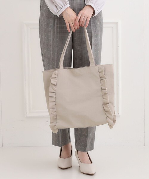 SHOO・LA・RUE(シューラルー)の「【セレモニー】フリルトートバッグ(トートバッグ・レディース・グレー/ブラック/ライトベージュ/ライトパープル/ネイビー・00)」の10枚目の写真