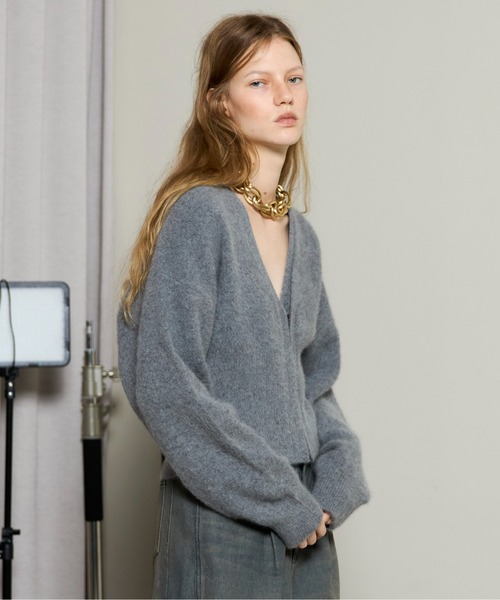 MAISON SPECIAL(メゾンスペシャル)の「Fox Blend Cardigan / フォックスブレンドカーデ(カーディガン/ボレロ・レディース・グレー/レッド/グリーン・FREE)」の5枚目の写真