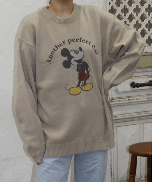 MICKEY MOUSE(ミッキーマウス)の「【DISNEY/ディズニー】ミッキーマウス柄プリント ニットクルーネック(ニット/セーター・レディース・アイボリー/グレイッシュベージュ/サックスブルー/スミクロ・MEDIUM/LARGE)」の6枚目の写真