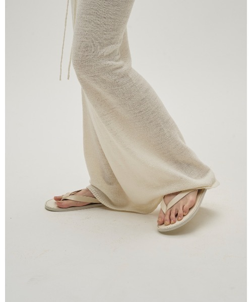 TODAYFUL(トゥデイフル)の「Leather Thong Sandals(サンダル・レディース・キナリ/ブラック/ダークブラウン・36inch/38inch/37inch)」の9枚目の写真
