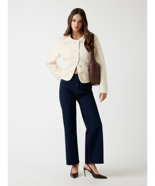 Guess（ゲス）の「IVANA Fuax Fur Buttoned Jacket ジャケット  （ノーカラージャケット・レディース・ブラック/ホワイト系その他・SMALL/LARGE/MEDIUM/X-SMALL）」の4枚目の写真