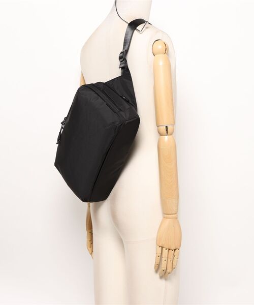 Individually shoulder（ショルダーバッグ）｜NOIR（ノワール）の