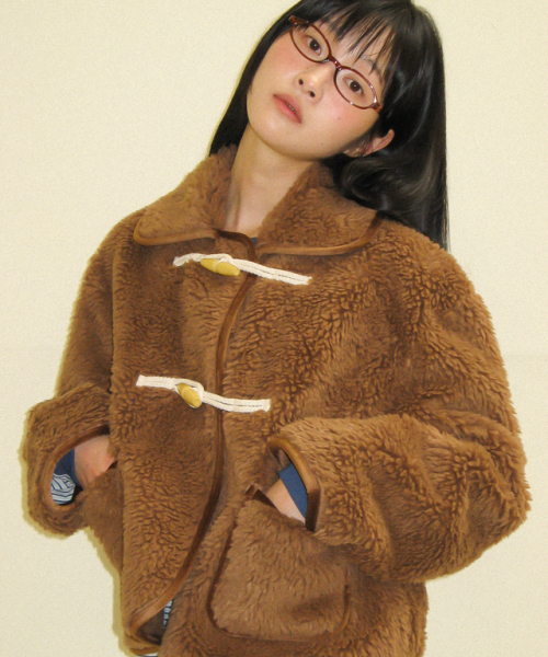 RONRON（ロンロン）の「DUMBLE SHORT DUFFLE MUSTANG JACKET BROWN（ムートンコート・レディース・その他・FREE）」の5枚目の写真