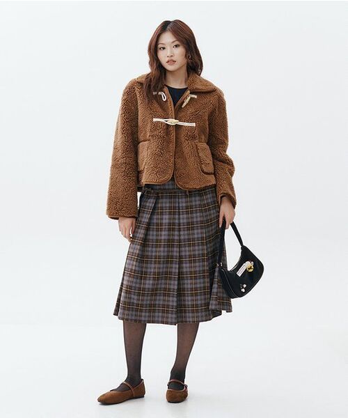 RONRON（ロンロン）の「DUMBLE SHORT DUFFLE MUSTANG JACKET BROWN（ムートンコート・レディース・その他・FREE）」の8枚目の写真