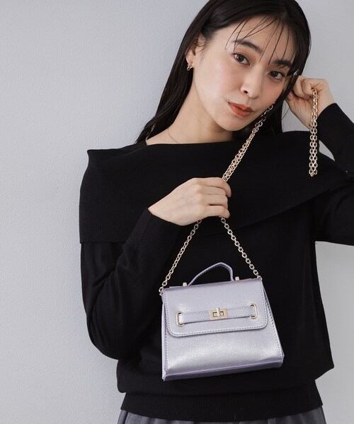 OPAQUE.CLIP（オペークドットクリップ）の「シャイニー合皮スクエアデザインチェーンミニショルダーバッグ（ショルダーバッグ・レディース・ピンクゴールド/シルバー系その他/シルバー/ベビーピンク・00）」の11枚目の写真