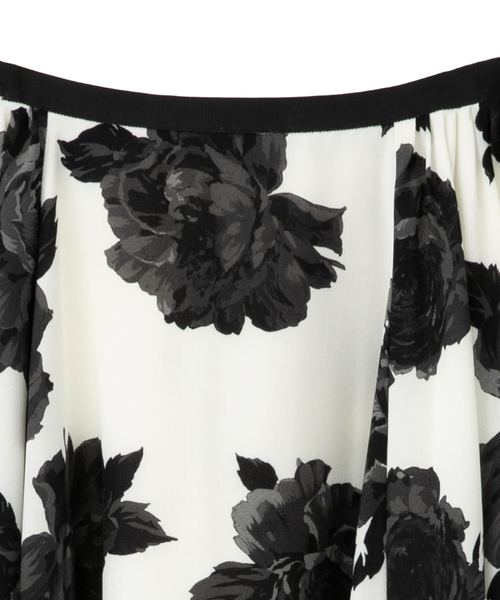 Tiara（ティアラ）の「オールドローズプリントサイドタックサーキュラースカート（スカート・レディース・ネイビー/オフホワイト・2/3）」の10枚目の写真