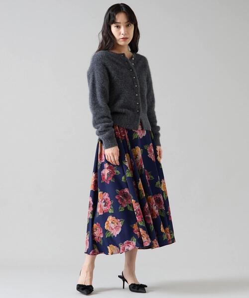 Tiara（ティアラ）の「オールドローズプリントサイドタックサーキュラースカート（スカート・レディース・ネイビー/オフホワイト・2/3）」の16枚目の写真