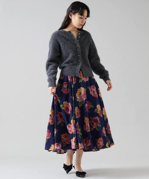 Tiara（ティアラ）の「オールドローズプリントサイドタックサーキュラースカート（スカート・レディース・ネイビー/オフホワイト・2/3）」の20枚目の写真