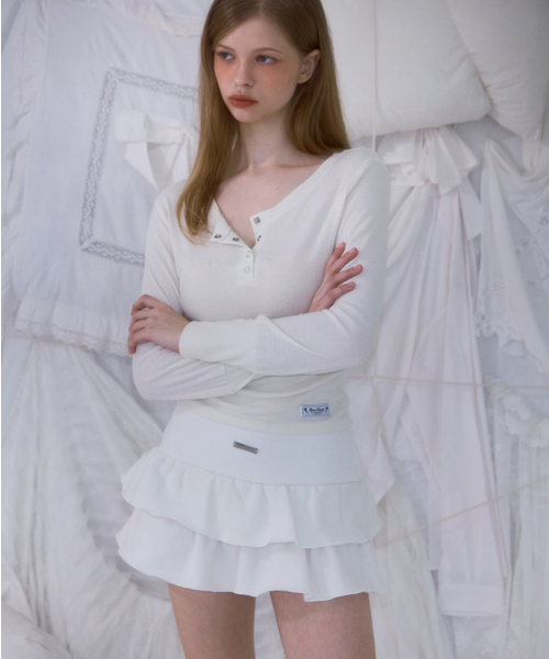 ROSEFRANTZ（ロゼフランツ）の「Eyelet Henley-neck Long Sleeve [Ivory]（Tシャツ/カットソー・レディース・アイボリー・OS）」の10枚目の写真
