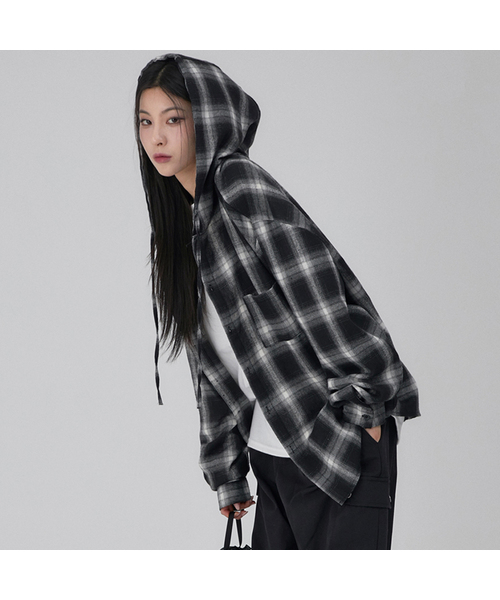 ACOVER(オコボ)の「タータンチェックフードシャツ3カラー(シャツ/ブラウス・レディース・ブラック/ベージュ/ネイビー/レッド/カーキ/ダークネイビー/ネイビー系・MEDIUM/LARGE)」の1枚目の写真