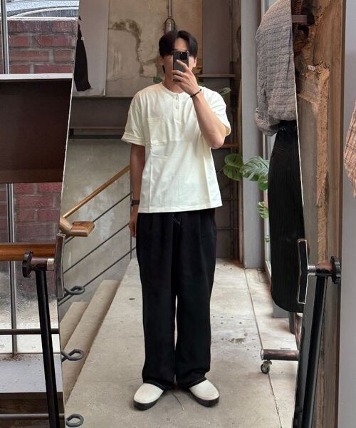 BESLOW(ビースロー)の「ルーズフィット ヘンリーネック Tシャツ アイボリー(Tシャツ/カットソー・メンズ・その他・SMALL/MEDIUM/LARGE/X-LARGE)」の5枚目の写真