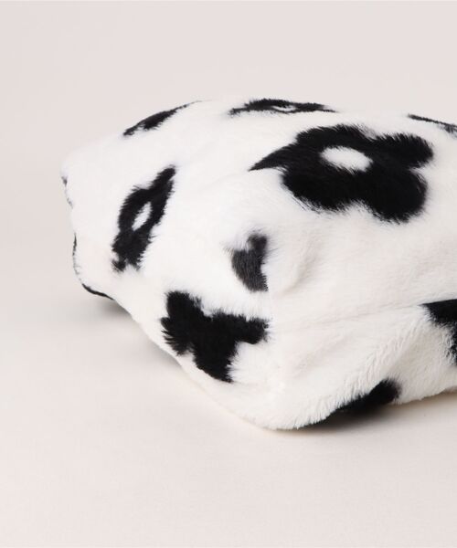 VIBGYOR Women（ヴィブジョー　ウィメン）の「【float】もこもこ デイジー柄 花柄 ファー トートバッグ（トートバッグ・レディース・ホワイト・FREE）」の6枚目の写真