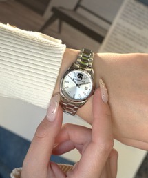 KARL LAGERFELD（カールラガーフェルド）の「「KARL LAGERFELD/カール・ラガーフェルド」ラウンド エッセンシャル - シルバー サンレイ アイコン ダイヤル シルバー ブレスレット（アナログ腕時計）」