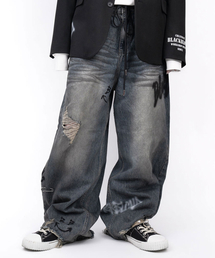 BLACK BLOND（ブラック ブロンド）の「ビビディ マルチプルスマイルグラフィティロゴヴィンテージデニムパンツ（ヴィンテージブルー）（デニムパンツ）」