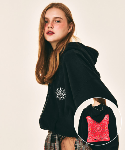 VERSE ONE(バースワン)の「PAISLEY LOGO BANDANA FULL ZIP HOODIE BLACK/RED(パーカー・レディース・その他・LARGE/MEDIUM)」の7枚目の写真