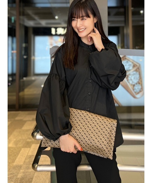 Day and Grade（デイアンドグレイド）の「【Shihoセレクト】ボリュームスリーブシャツ（シャツ/ブラウス・レディース・ブラック・FREE）」の2枚目の写真