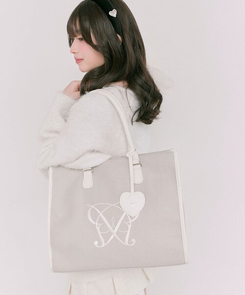 Aimerianejoieチャーム付きキャリーオントート 白 Aimerianejoieハートミラーチャーム付きトート（トートバッグ）｜OLIVE