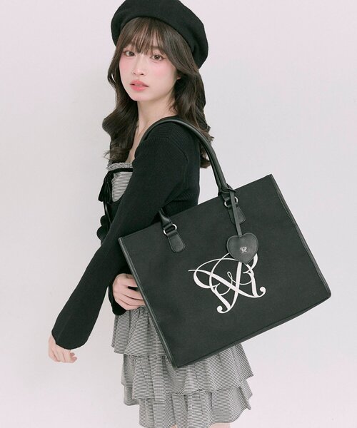 OLIVE des OLIVE（オリーブデオリーブ）の「Aimerianejoieハートミラーチャーム付きトート（トートバッグ・レディース・ブラウン/ベージュ/アイボリー/ブラック/サックスブルー/グレイッシュベージュ・FREE）」の3枚目の写真