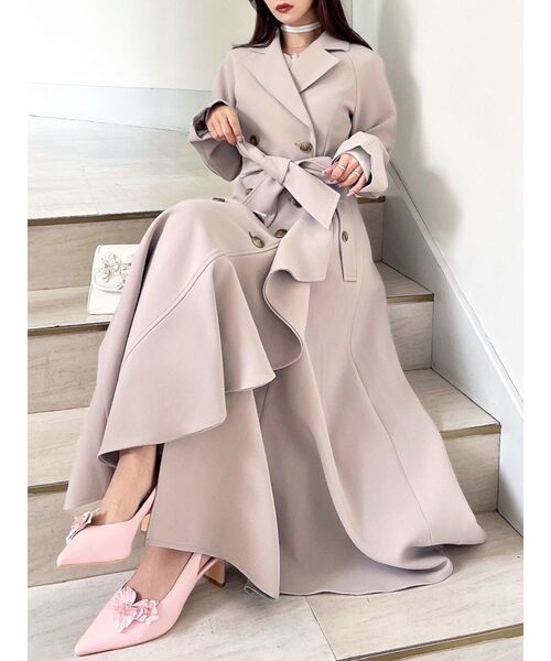 RESEXXY（リゼクシー）の「カスケードフレアロングコート（トレンチコート・レディース・ベージュ/アイボリー/ブルー・FREE）」の2枚目の写真