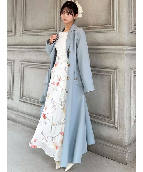 RESEXXY（リゼクシー）の「カスケードフレアロングコート（トレンチコート・レディース・ベージュ/アイボリー/ブルー・FREE）」の4枚目の写真