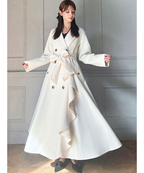 RESEXXY（リゼクシー）の「カスケードフレアロングコート（トレンチコート・レディース・ベージュ/アイボリー/ブルー・FREE）」の5枚目の写真