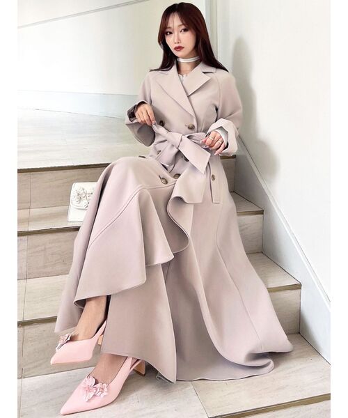 RESEXXY（リゼクシー）の「カスケードフレアロングコート（トレンチコート・レディース・ベージュ/アイボリー/ブルー・FREE）」の9枚目の写真