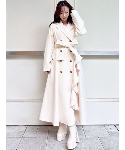 RESEXXY（リゼクシー）の「カスケードフレアロングコート（トレンチコート・レディース・ベージュ/アイボリー/ブルー・FREE）」の17枚目の写真