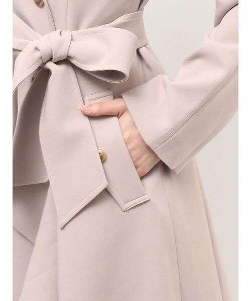 RESEXXY（リゼクシー）の「カスケードフレアロングコート（トレンチコート・レディース・ベージュ/アイボリー/ブルー・FREE）」の17枚目の写真