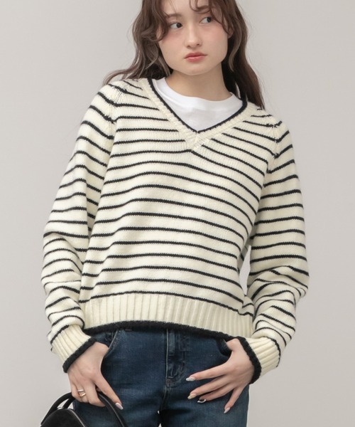 FOXEY NEWYORK　ボーダー ニットセーター【オフホワイト× ネイビー】 Vネックボーダーニットトップス / ネイビー アイボリー カジュアル