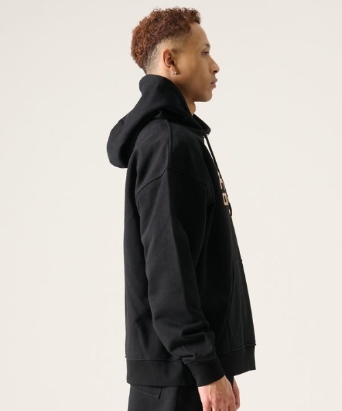 FUBU( フブ)の「FUBU-Logo Hoodie(スウェット・メンズ・ブラック・M/L)」の2枚目の写真