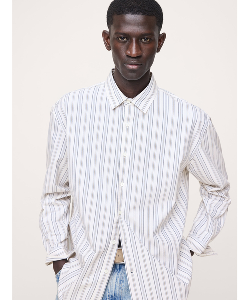 Banana Republic(バナナリパブリック)の「シティ シャツ(シャツ/ブラウス・メンズ・オフホワイト/ネイビー/ブルー・XL/L/M/S)」の2枚目の写真