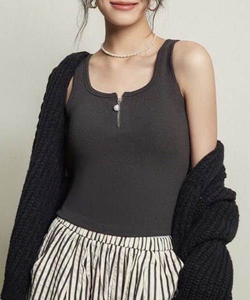 Lace Ladies（レースレディース）の「ハーフジップ パール付き ノースリーブ カップ付き タンクトップ（タンクトップ・レディース・ホワイト/グレー/チャコールグレー/ブラック/ブラウン・FREE）」の3枚目の写真