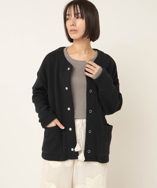 RNA-N（アールエヌエーエヌ）の「M2601 W FACEビッグスナップカーディガン（カーディガン/ボレロ・レディース・グリーン/ブラック/キナリ・FREE）」の6枚目の写真