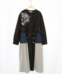 iS ScoLar（イズスカラー）の「561201：花刺繍トレンチコート風 異素材切替ワンピース（ワンピース）」