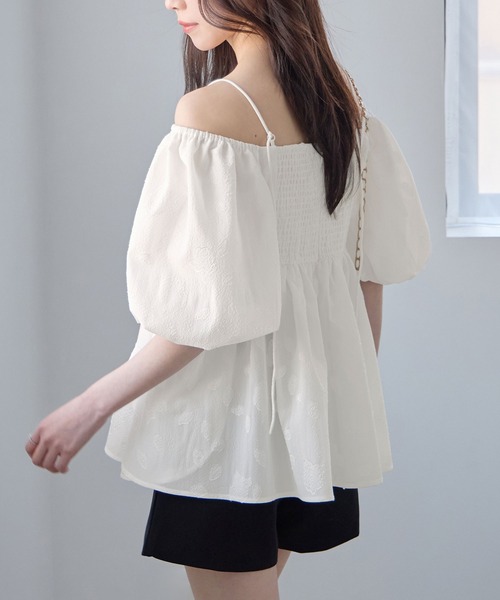 2wayオフショル花柄ペプラムトップス（シャツ/ブラウス）｜CHAN ME